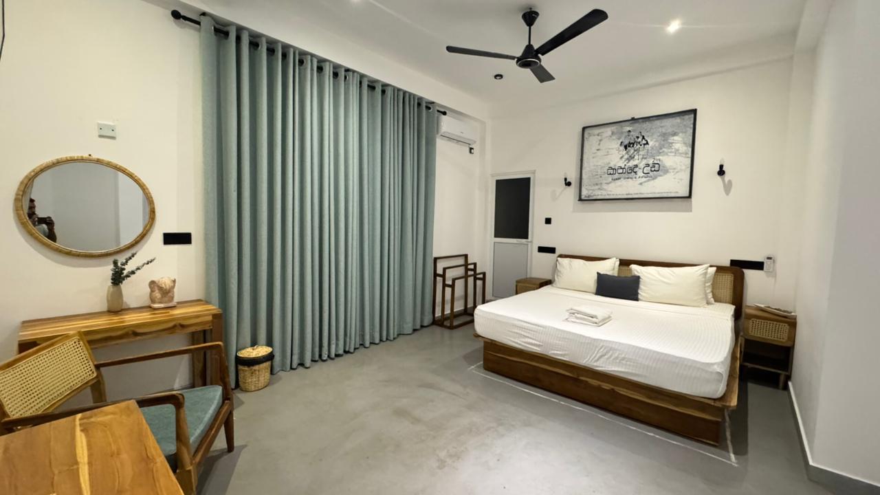 Deluxe balcony room detail